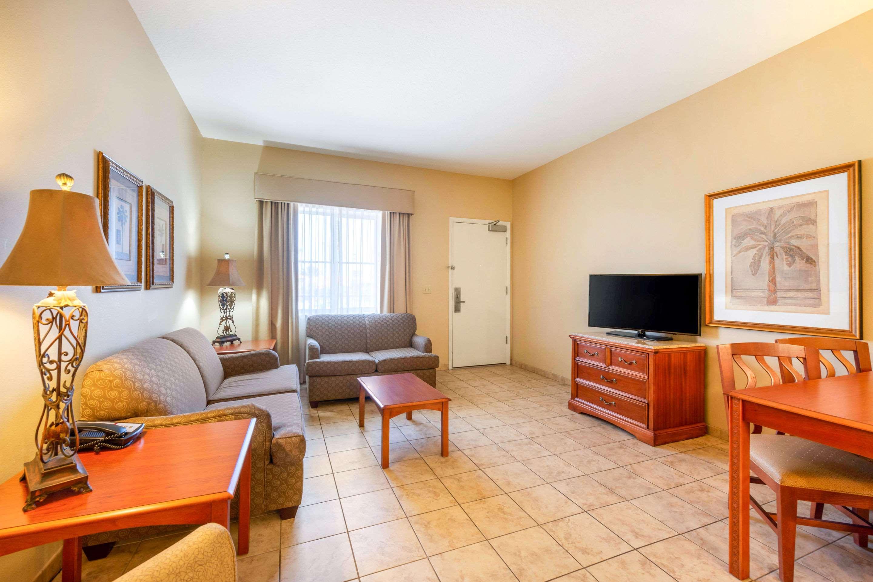 Inn Clarion Ormond At Destination Daytona 2*